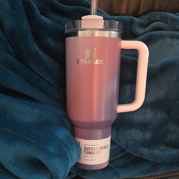 Stanley Pink Quencher H2.0 Tumbler - Picture 1 of 11